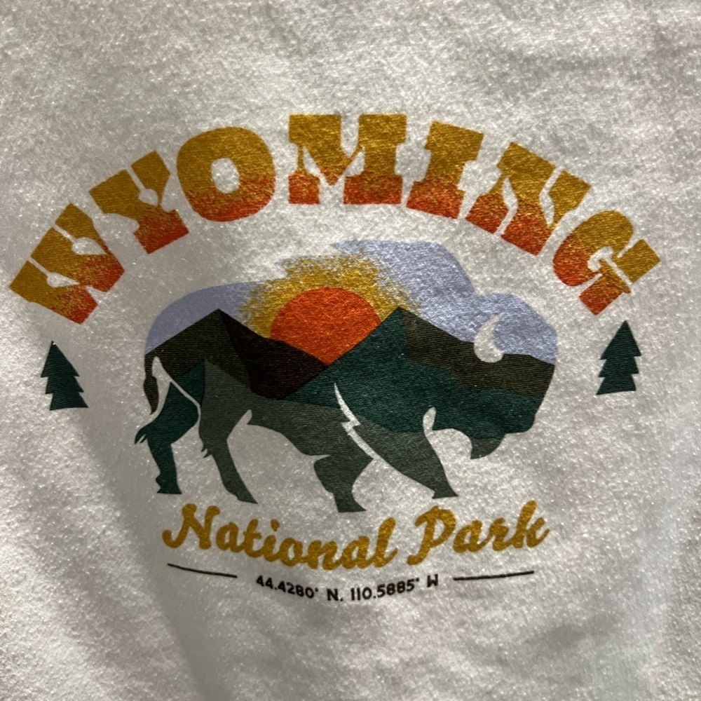 Wyoming National Park White Sweatshirt #263 - Picture 3 of 5